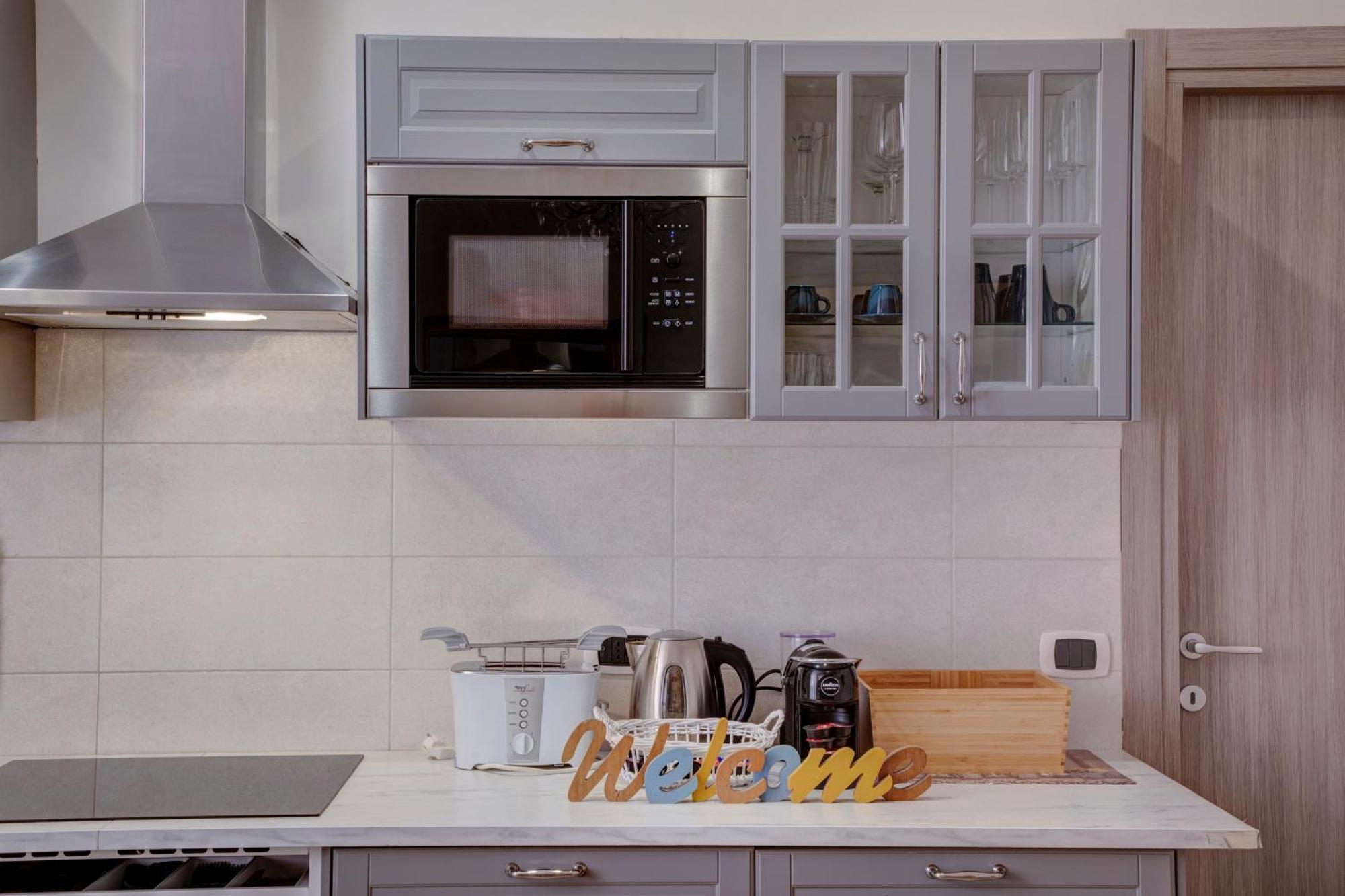 Le Bicocche Di Joyce - Luxury And Parking Nearby Apartment Trieste Bagian luar foto