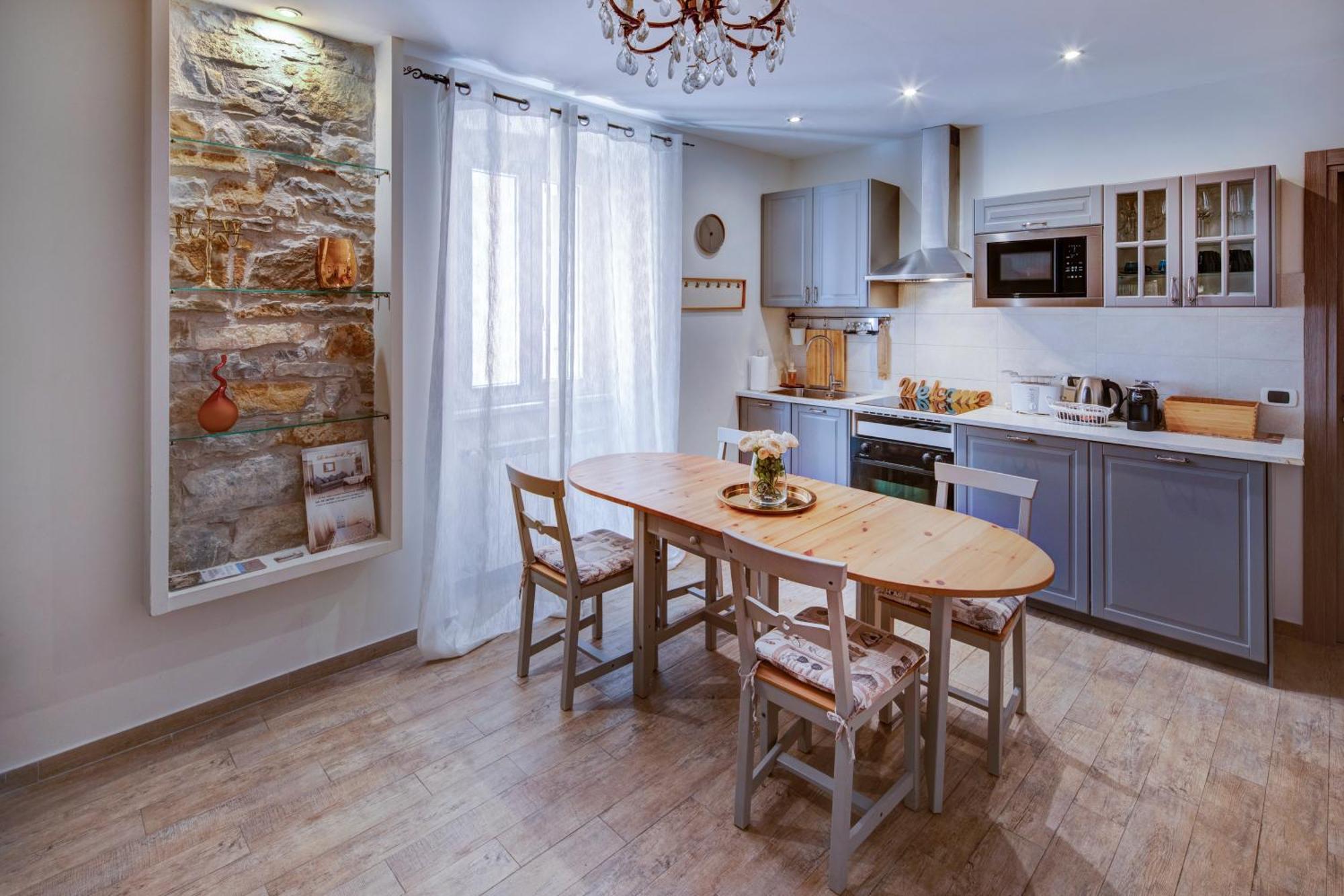 Le Bicocche Di Joyce - Luxury And Parking Nearby Apartment Trieste Bagian luar foto