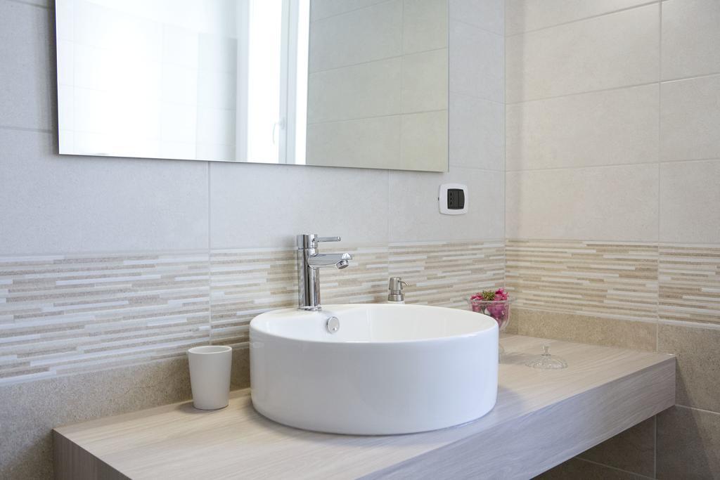 Le Bicocche Di Joyce - Luxury And Parking Nearby Apartment Trieste Bagian luar foto